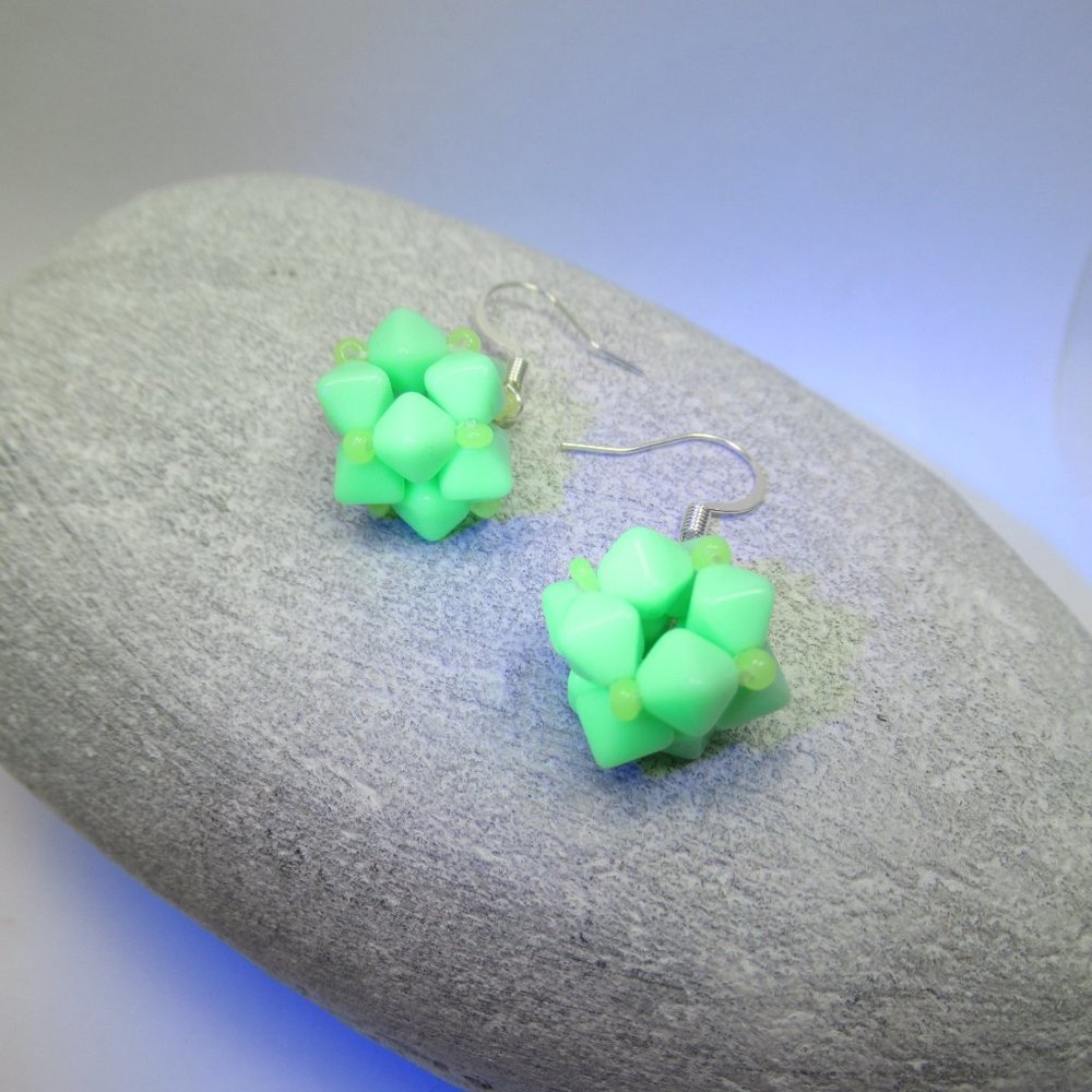 Uranium glass beaded bead earrings - Picture 12 of 16
